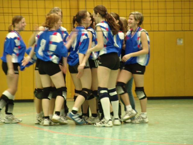 20040316 Volleyball 3 Steffi 8Veronika Katja Julia 9Antoinette Britta